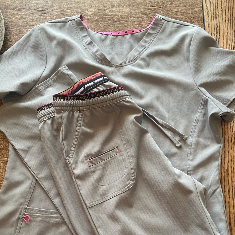 HeartSoul Grey‎ Scrub Set  Top-Large Pants-Medium Willing to Seperate